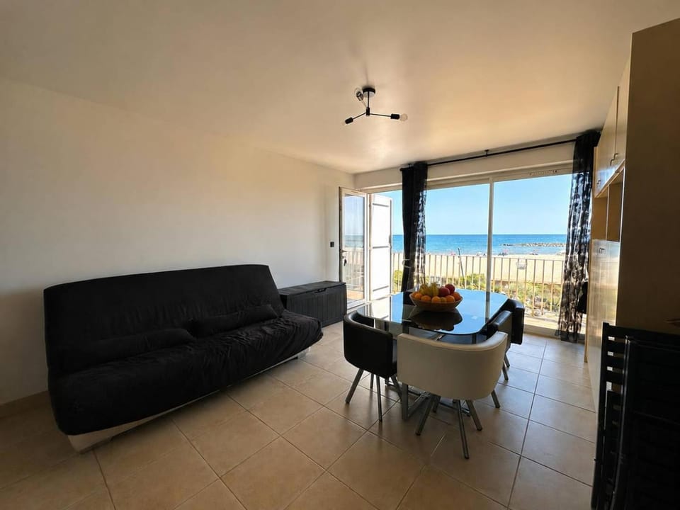 Chau Apartment in Occitanie