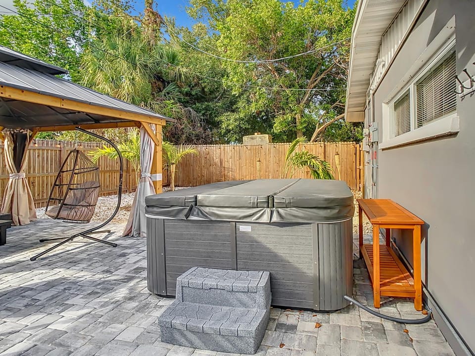Patio, Day, Hot Tub, View (from property/room), Balcony/Terrace, Seating area