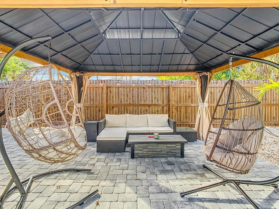 Patio, Day, Seating area