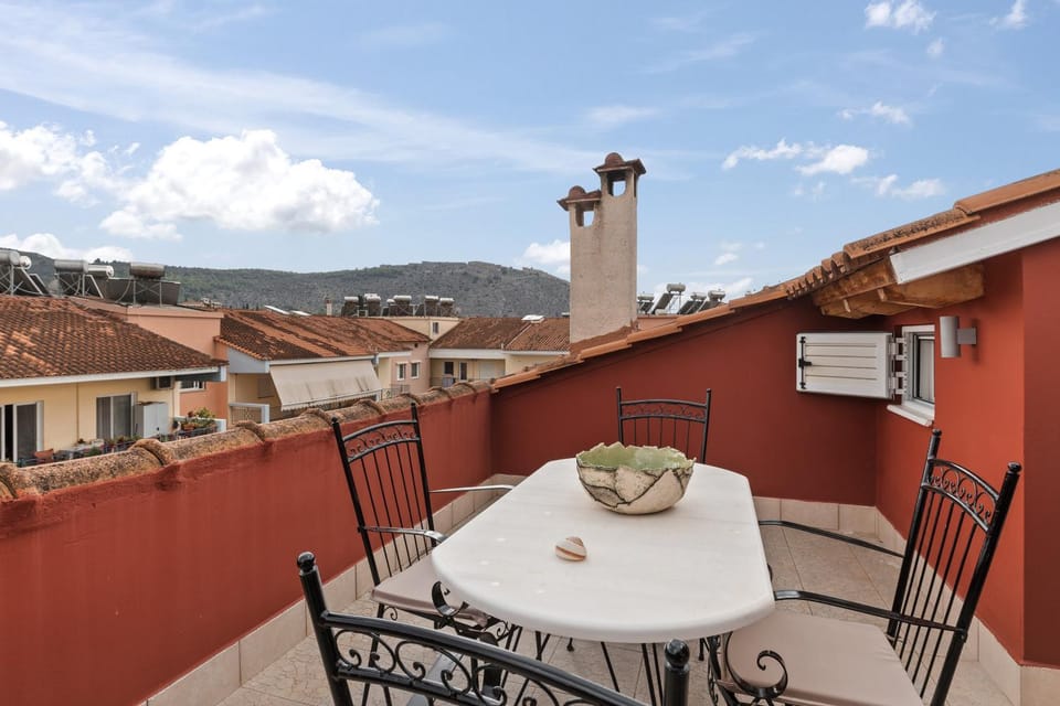View (from property/room), Balcony/Terrace, Mountain view