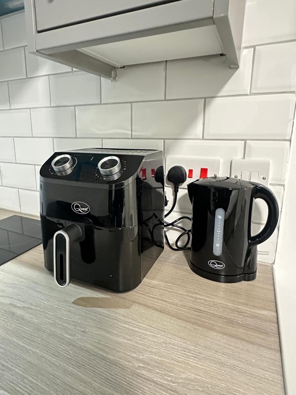Train Station Spacious Apartments - Free Wifi, Netflix & Paid Parking Opposite Apartment in Leicester