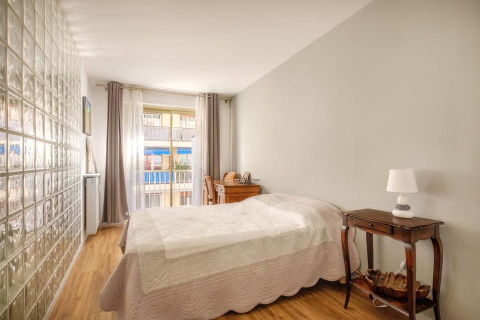 Property building, Living room, Bedroom