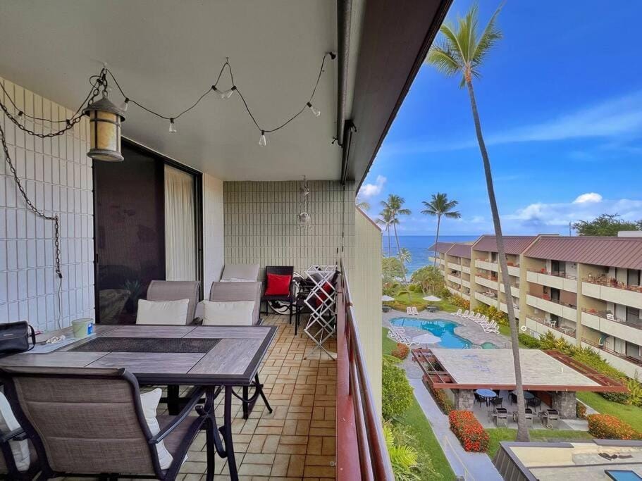 Patio, Natural landscape, Balcony/Terrace, Evening entertainment, Pool view, Sea view, Swimming pool, sunbed