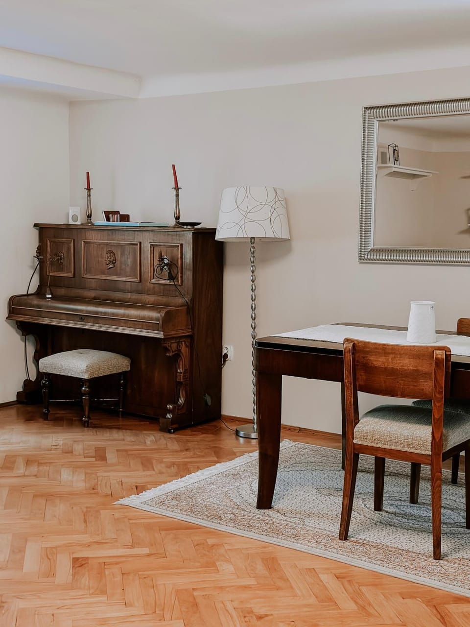 Dining area, hair dresser