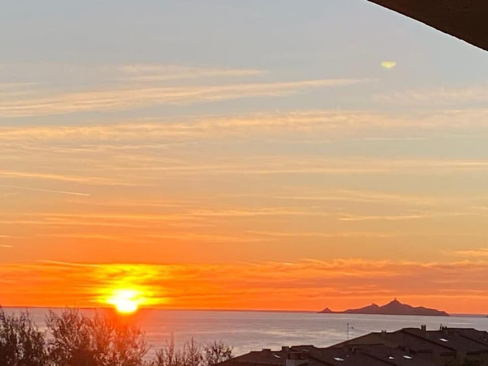 Casamea - Studio Vue Mer, Parking, Plage, Clim Apartment in Ajaccio