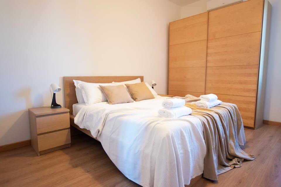 Bed, Photo of the whole room, Bedroom, wardrobe