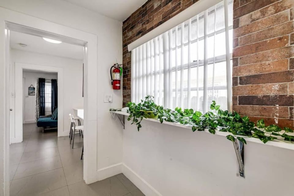 Welcoming 2-BR apartment - 6 people V1 Apartment in Coral Gables