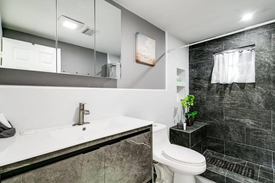 Welcoming 2-BR apartment - 6 people V1 Apartment in Coral Gables