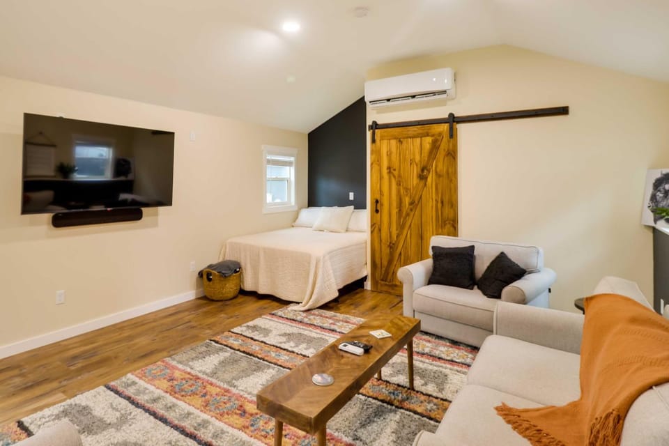 20 Mi to Glacier Nat’l Park: Columbia Falls Studio Apartment in Idaho
