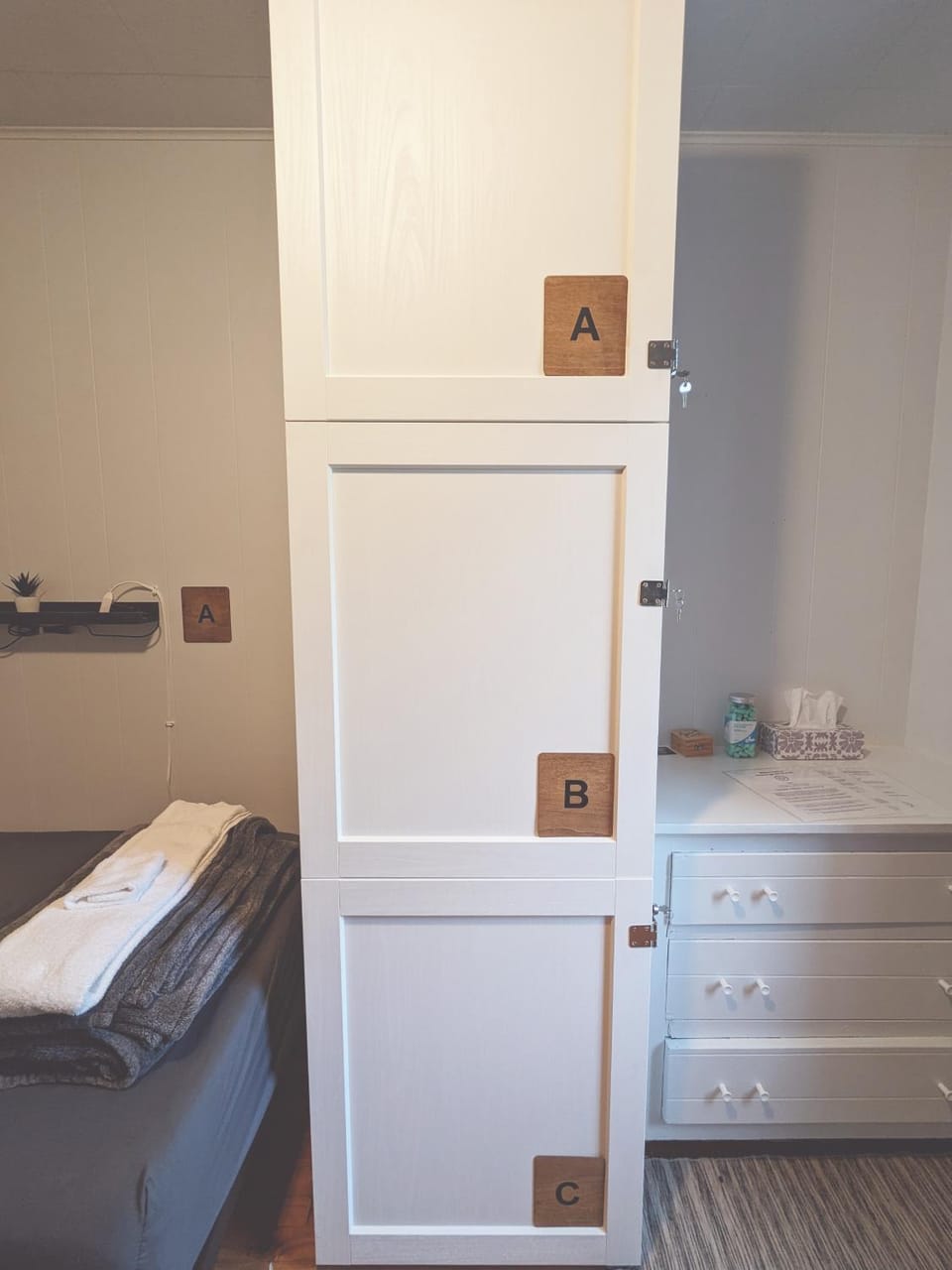 Bedroom, wardrobe