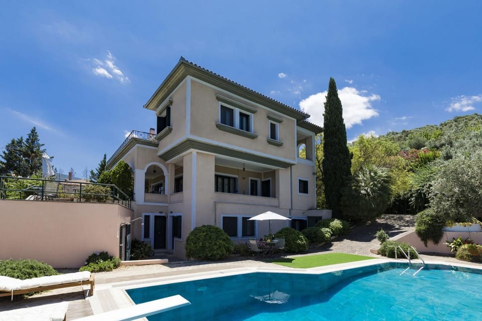 Property building, Garden, Garden view, Pool view, Swimming pool, Swimming pool, sunbed
