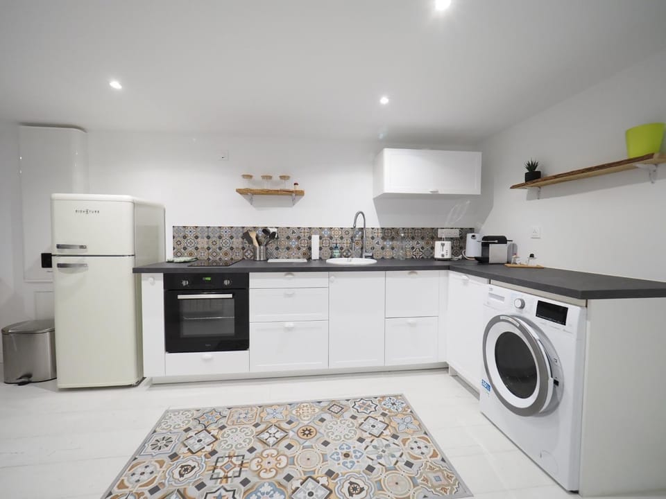 NOUVEAUTE 2026 Appartement Design avec jardin Apartment in Auvergne-Rhône-Alpes