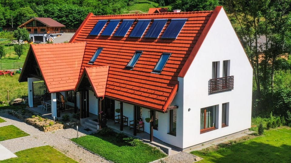 Property building, Day, Garden, Garden view