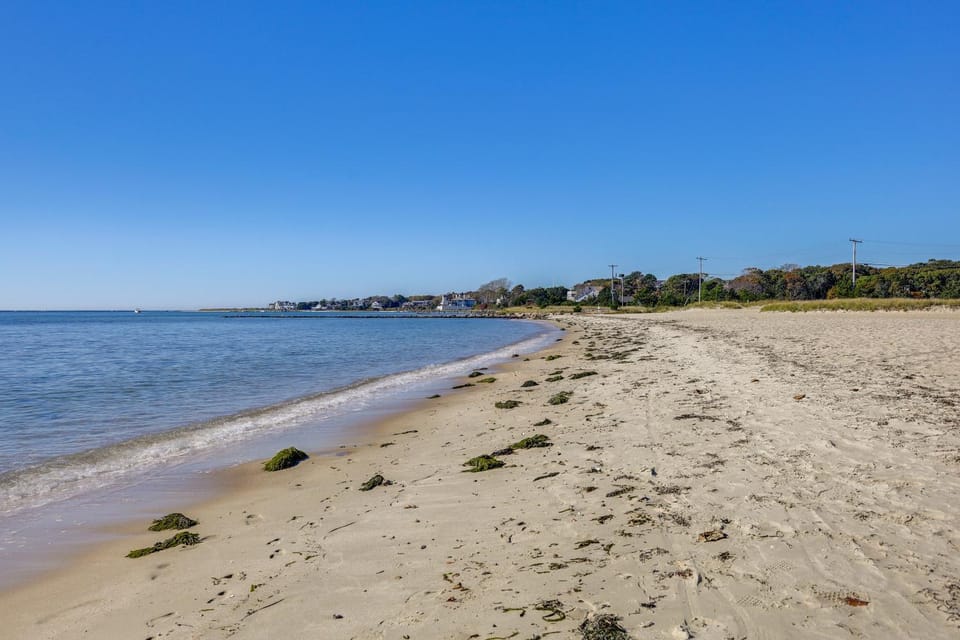 Stroll to Shore & Shopping: Cozy Cape Cod Escape House in Hyannis