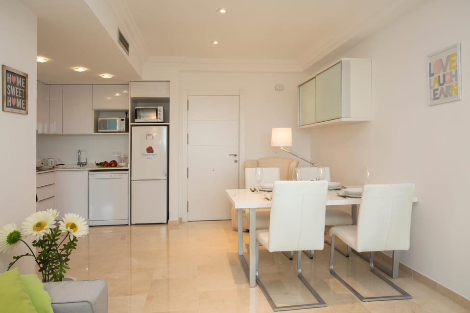 Kitchen or kitchenette, Living room, Dining area, oven, stove