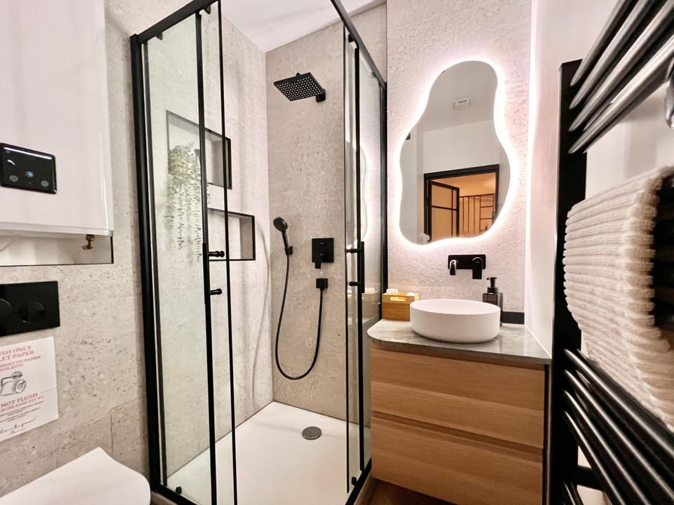 Appart Le Van Gogh - 3' RER - 11' Paris - 23' Disney Apartment in Noisy-le-Grand