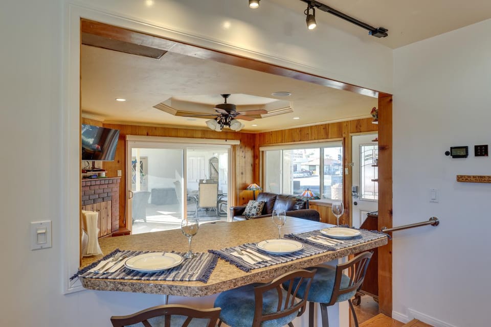 Downtown Carlsbad Apartment Less Than half Mi to Beach! Apartment in Carlsbad