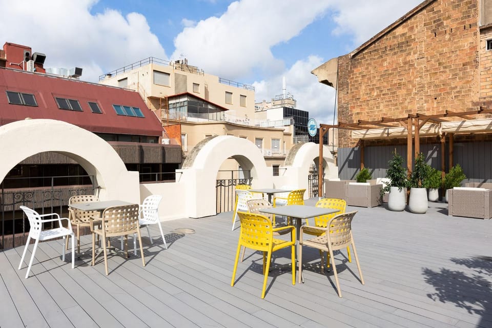Ola Living Hostal Diagonal Bed and Breakfast in Barcelona