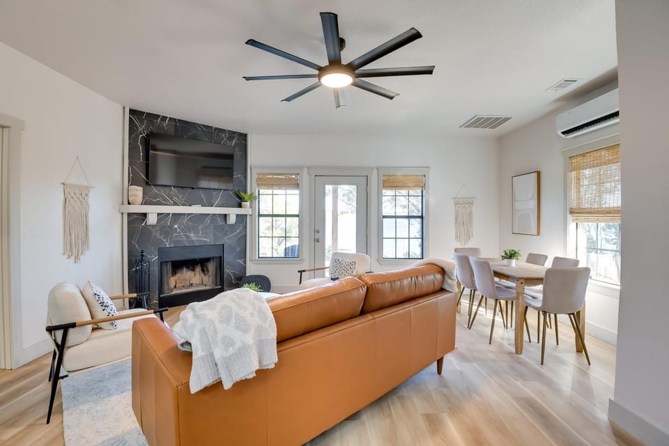 Modern Graford Cabin: Walk to Possum Kingdom Lake! Cabin in Possum Kingdom Lake