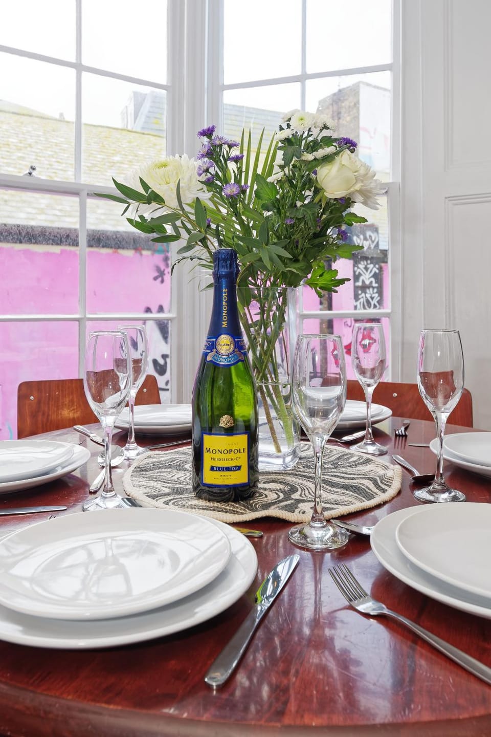 Food and drinks, Dining area