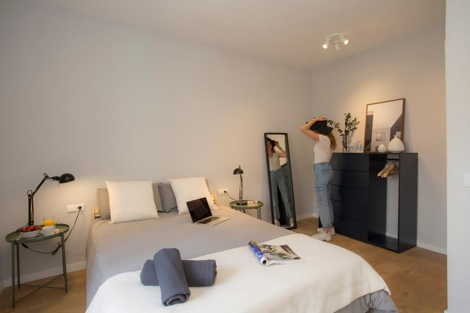 Bed, Photo of the whole room, Bedroom, wardrobe