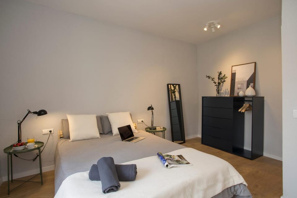 Bed, Photo of the whole room, Bedroom, wardrobe