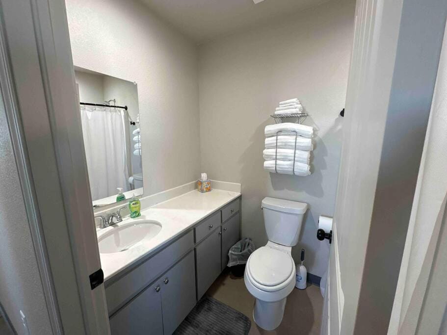 Brand New! Charming and Cozy Apartment in Clovis
