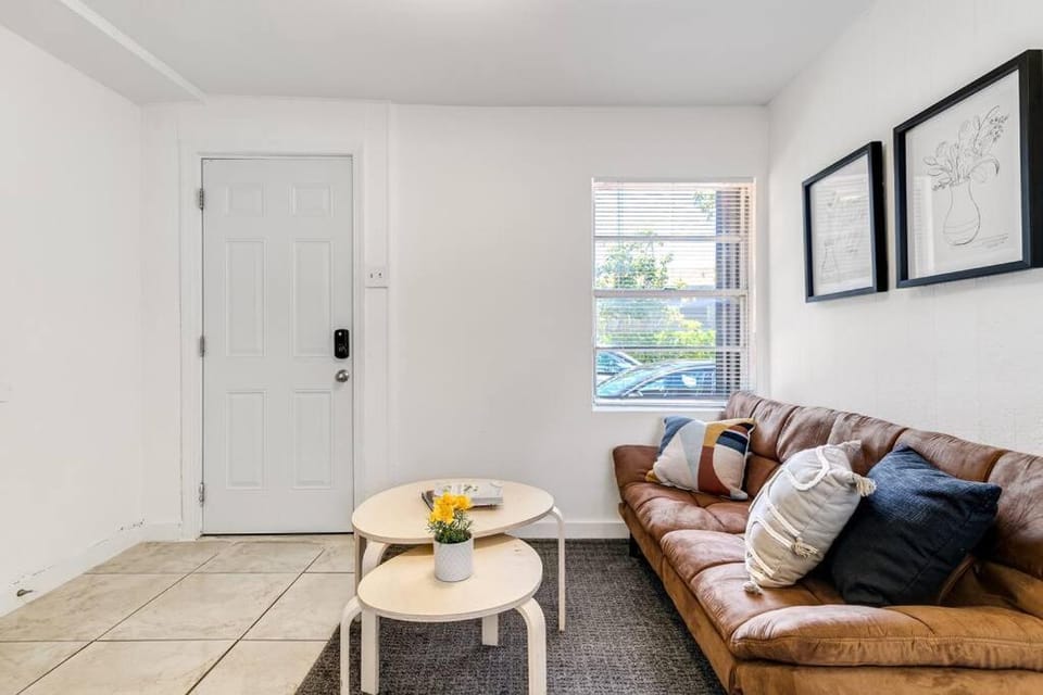 Inviting 1-BR apartment for 4 people V2 Apartment in Coral Gables