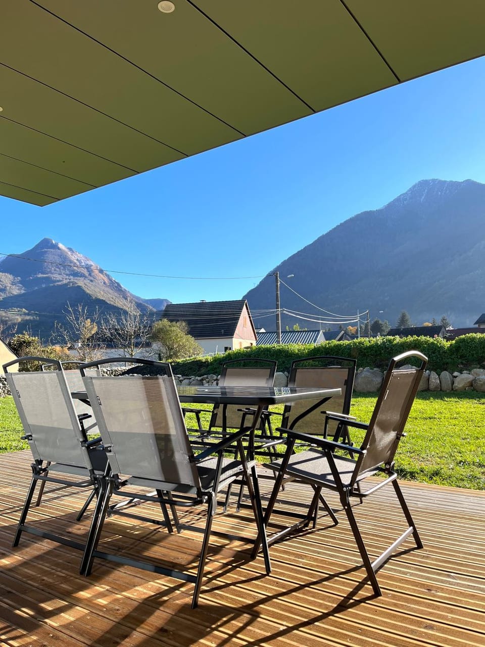 Patio, Spring, Day, Natural landscape, View (from property/room), Balcony/Terrace, Dining area, Mountain view