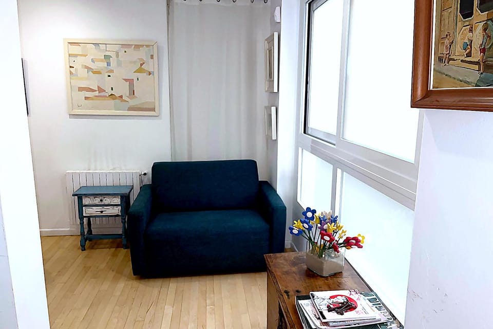 Dining area, furniture