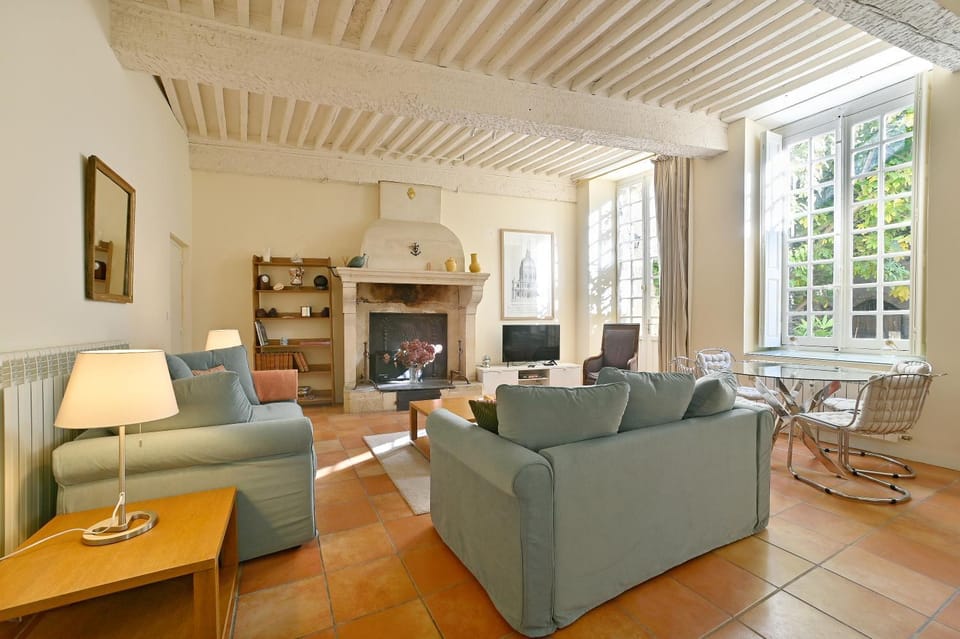 TV and multimedia, Living room, Seating area, flat iron