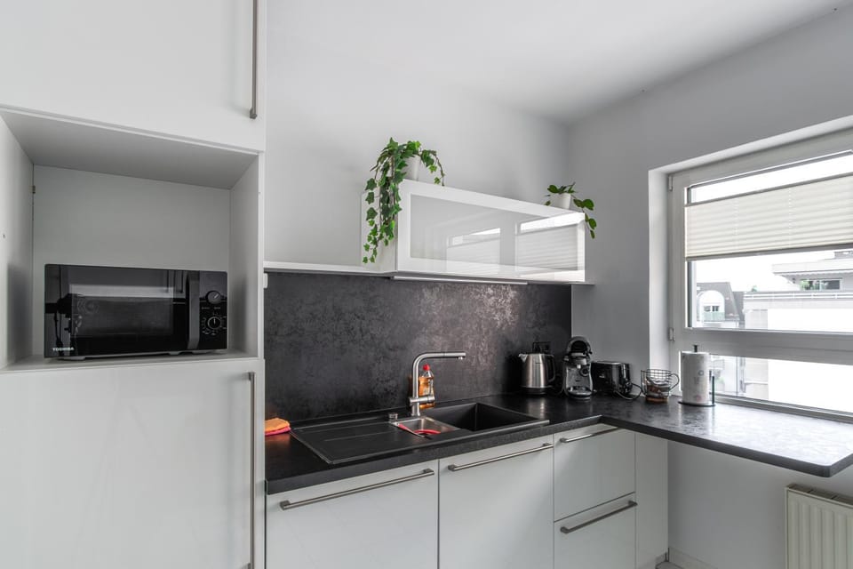 Coffee/tea facilities, Kitchen or kitchenette, dishwasher, stove, toaster, kitchen, kitchen