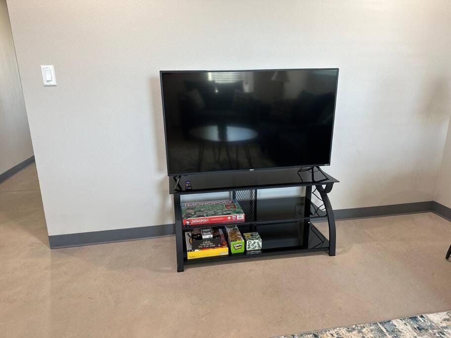 Brand New! Charming and Cozy Too Apartment in Clovis
