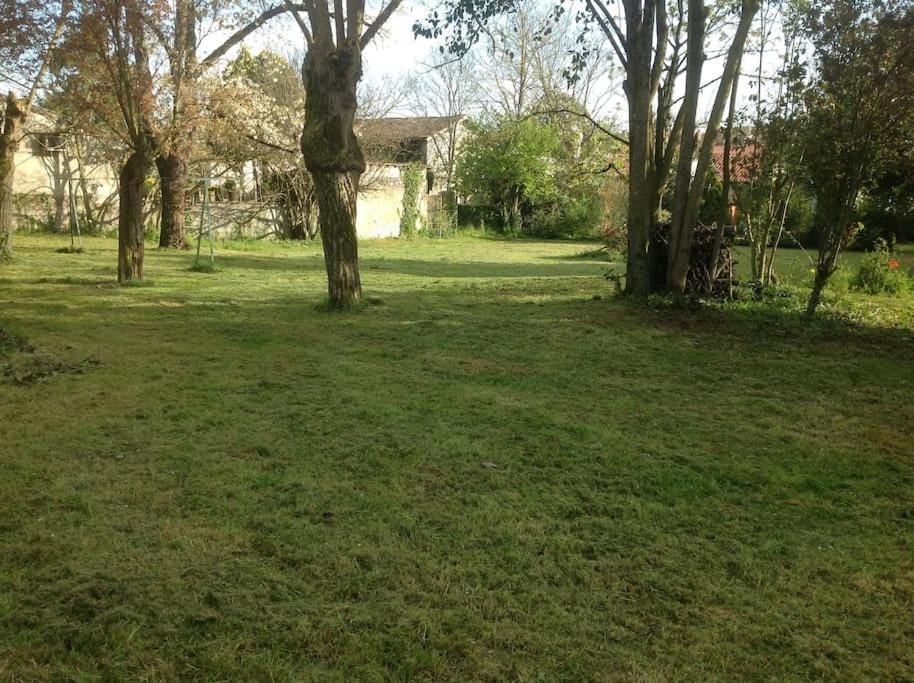 Ancien presbytere au coeur du village House in Occitanie