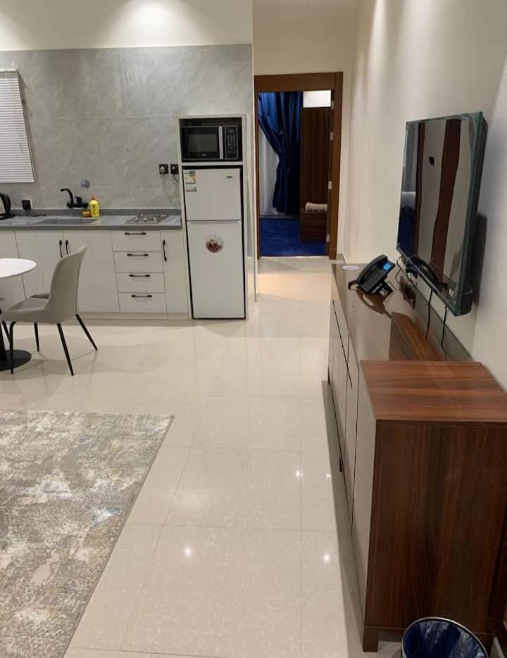 TV and multimedia, Kitchen or kitchenette, minibar, oven