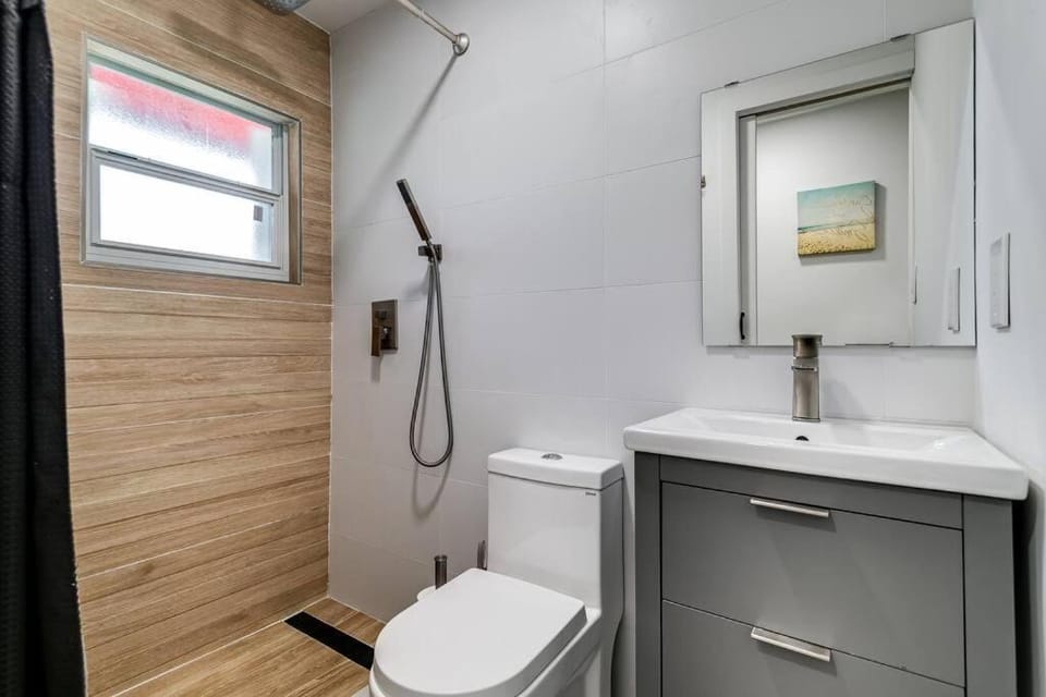 Miami studio apartment, Very centric, Fast Wi-Fi V4 Apartment in Coral Gables