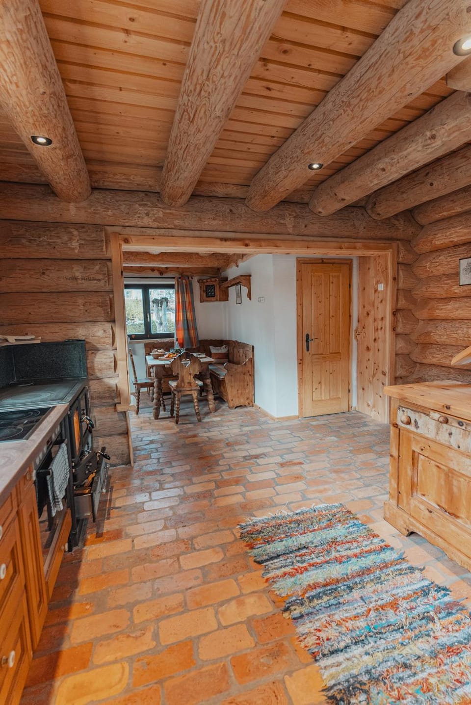 Kitchen or kitchenette, Seating area, Dining area
