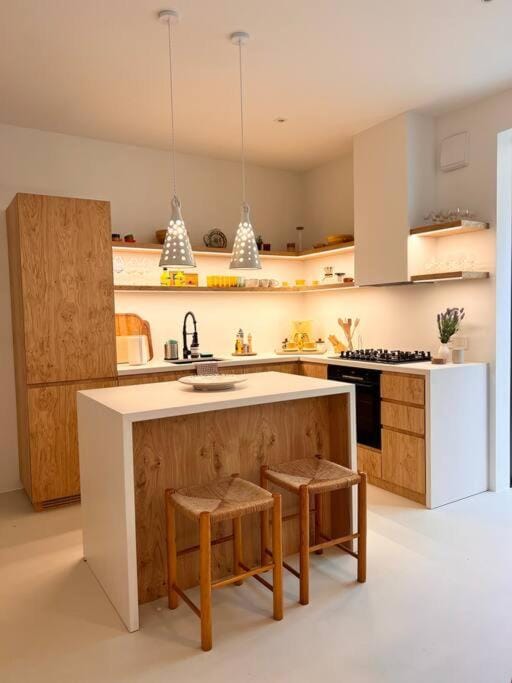 Kitchen or kitchenette, pet friendly, stove