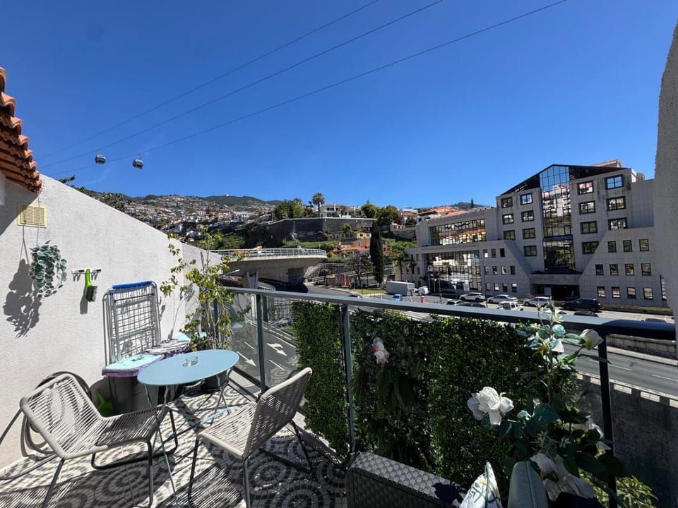 Day, Natural landscape, View (from property/room), Balcony/Terrace, City view, Mountain view