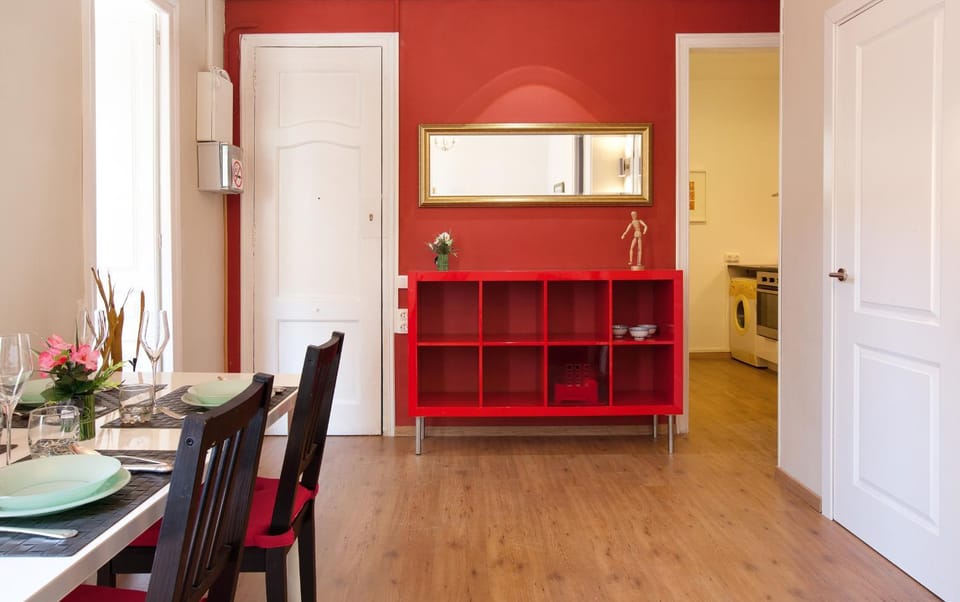 Day, Dining area