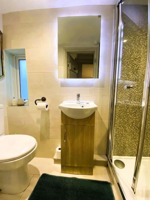 Shower, Toilet, Bathroom