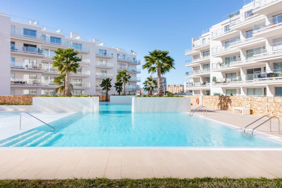 Swimming pool, Swimming pool