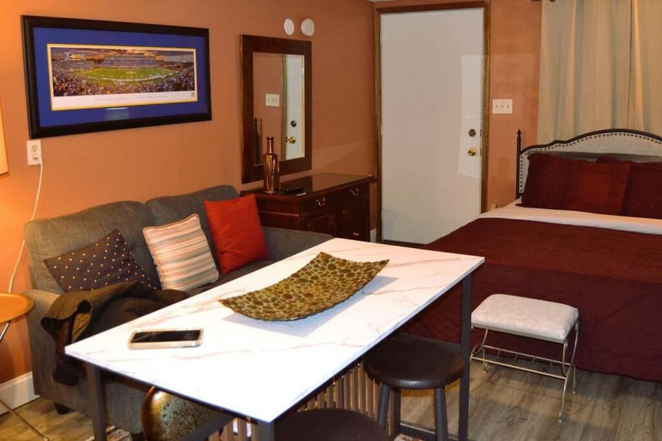 Studio 7 Apartment in Grand Forks