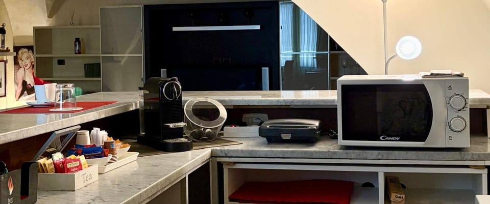 Coffee/tea facilities, microwave, toaster