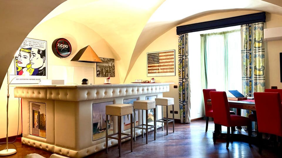 Coffee/tea facilities, Kitchen or kitchenette, stove, kitchen