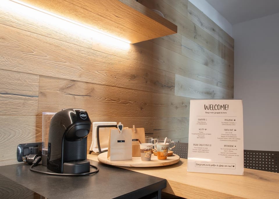 Coffee/tea facilities, Kitchen or kitchenette