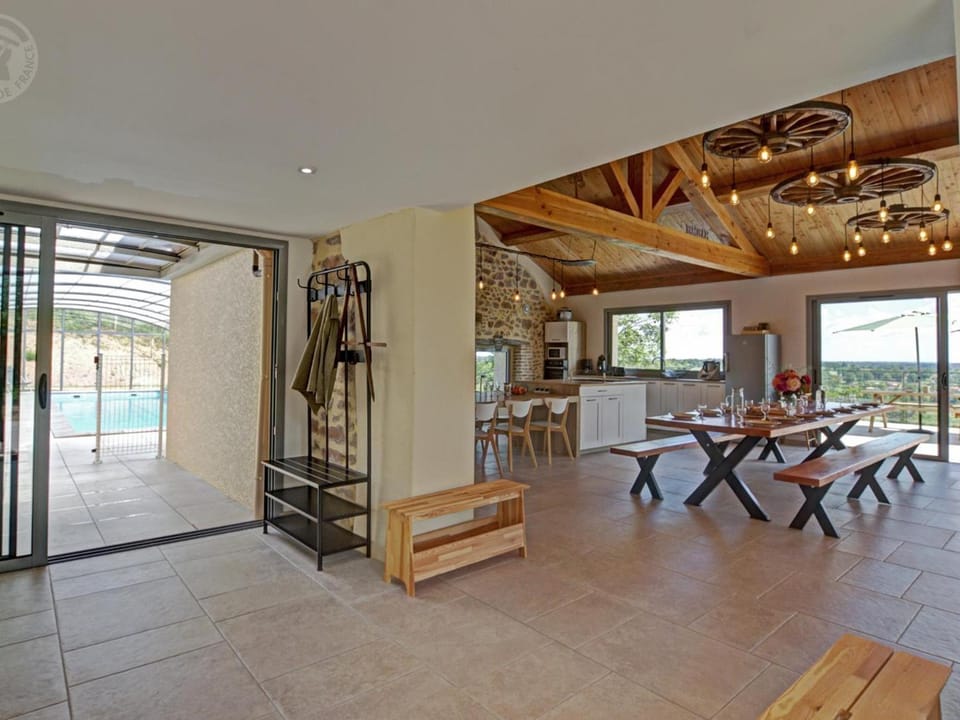 Maison de charme rénovée avec piscine chauffée - FR-1-496-301 House in Auvergne-Rhône-Alpes