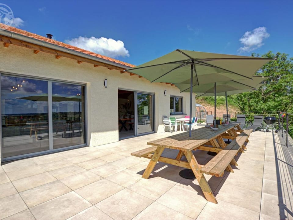 Maison de charme rénovée avec piscine chauffée - FR-1-496-301 House in Auvergne-Rhône-Alpes