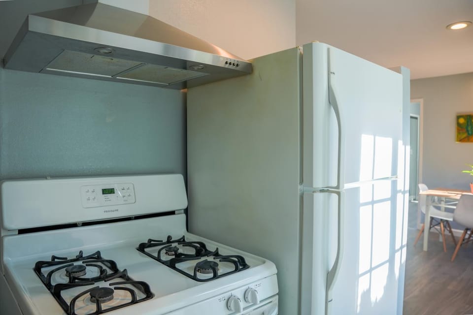 Kitchen or kitchenette, minibar, pet friendly, stove