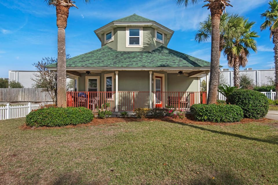 Aloha Cottage House in Miramar Beach